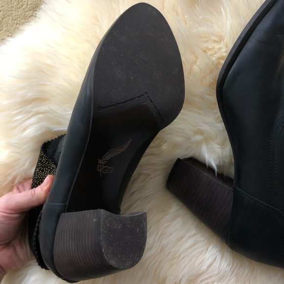 10 UGG Black & Gold Ankle Booties - Picture 4 of 8